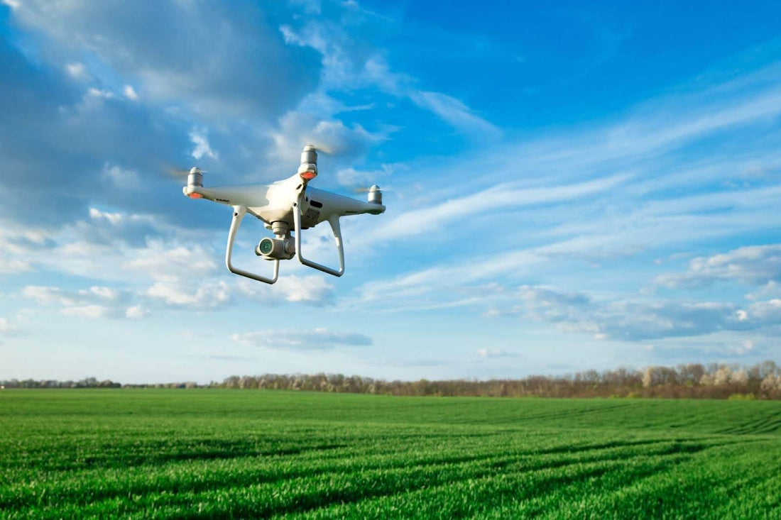 Domaine agricole intelligent avec drones agricole et capteurs