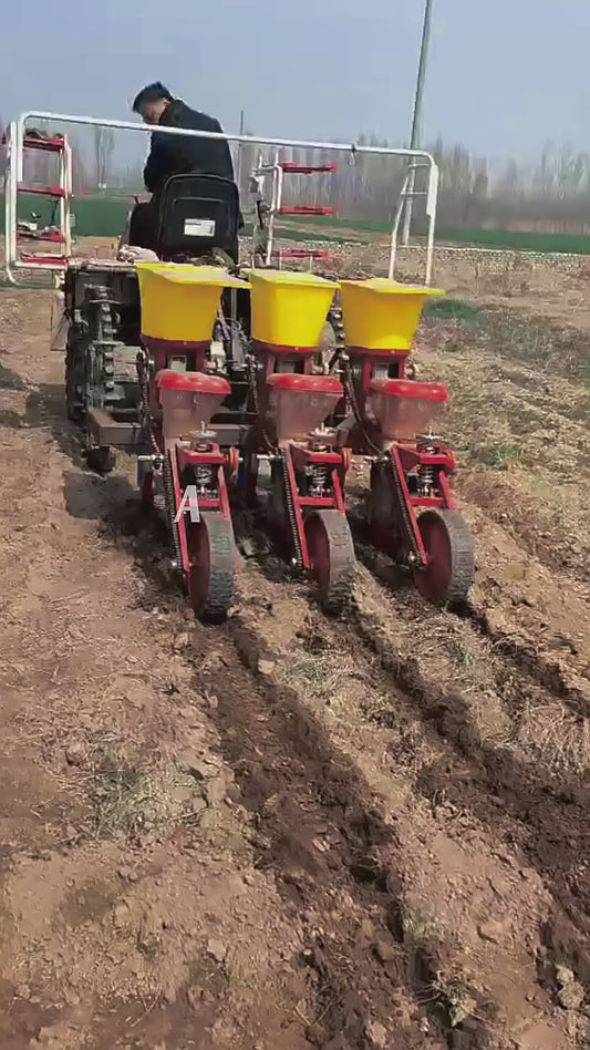 Planteuse de maïs agricole 4 rangs avec système de fertilisation intégré