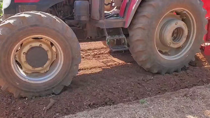 Machine de transplantation agricole polyvalente pour ananas et légumes